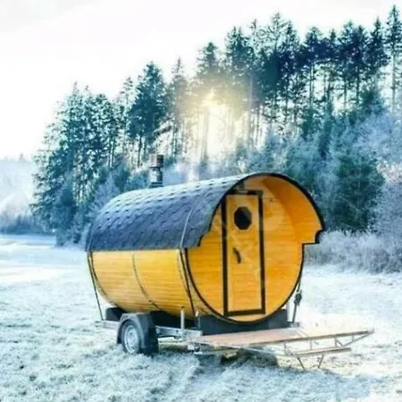 Grosszuegige Nahe Berlin Apartament *